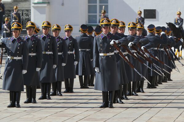 Regimiento Presidencial del Kremlin inaugura la temporada de relevos - Sputnik Mundo