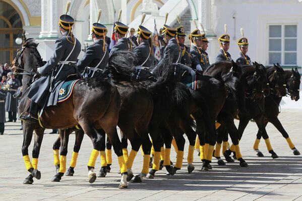 Regimiento Presidencial del Kremlin inaugura la temporada de relevos - Sputnik Mundo