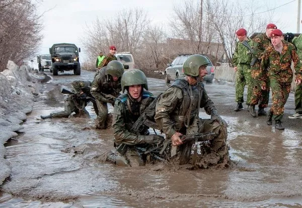 Lo que cuesta la boina roja en las Fuerzas Especiales de Rusia Lo que cuesta la boina roja en las Fuerzas Especiales de Rusia - Sputnik Mundo