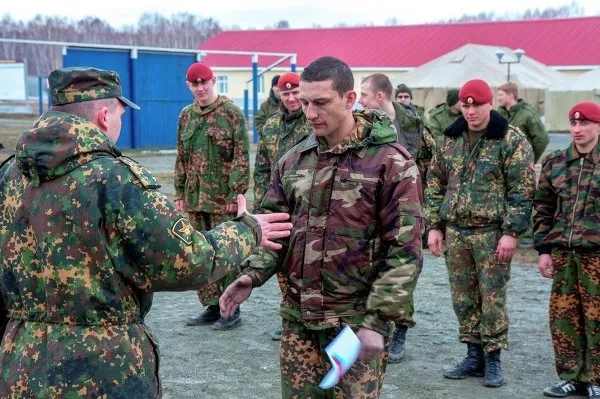 Lo que cuesta la boina roja en las Fuerzas Especiales de Rusia Lo que cuesta la boina roja en las Fuerzas Especiales de Rusia - Sputnik Mundo