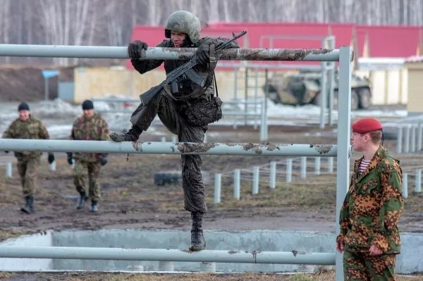 Lo que cuesta la boina roja en las Fuerzas Especiales de Rusia Lo que cuesta la boina roja en las Fuerzas Especiales de Rusia - Sputnik Mundo