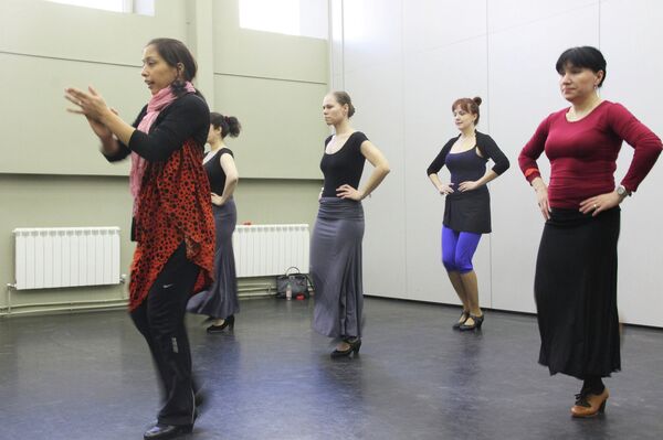 Clarisa Di Salvo anima a sus alumnas Clarisa Di Salvo anima a sus alumnas - Sputnik Mundo