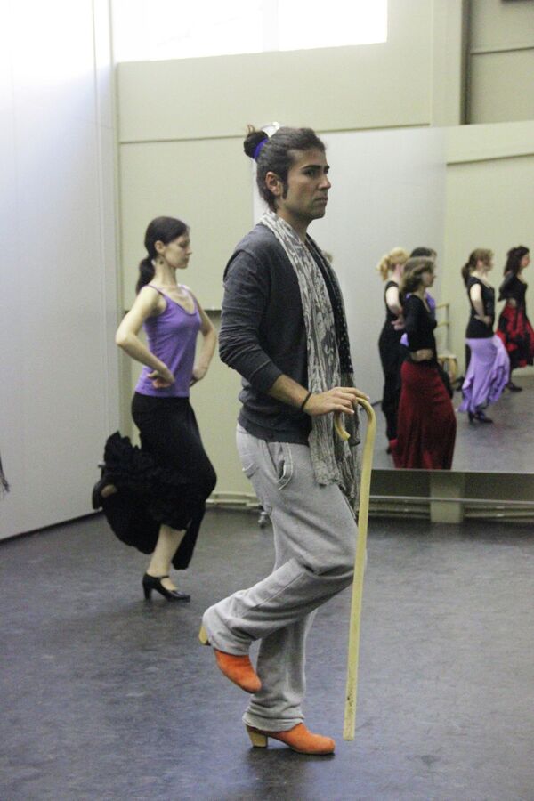 Santiago de Fuentes explica cómo se realiza el pataleo Santiago de Fuentes explica cómo se realiza el pataleo - Sputnik Mundo