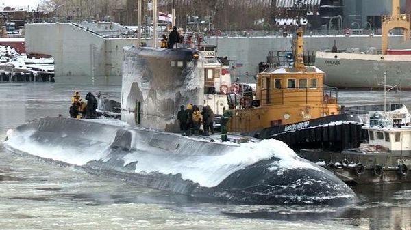 El submarino indio 'Sindurakshak' regresa a Bombay tras su modernización en Rusia El submarino indio 'Sindurakshak' regresa a Bombay tras su modernización en Rusia - Sputnik Mundo