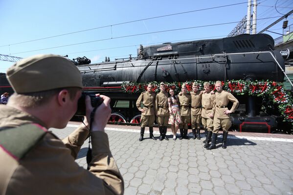 El tren retro “Victoria” llega a la antigua Stalingrado - Sputnik Mundo