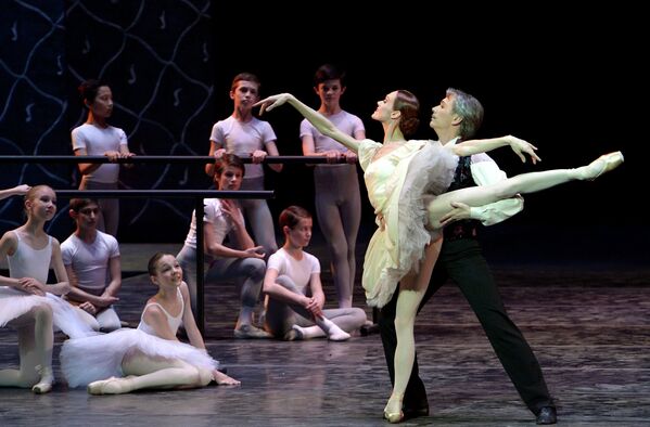 Inauguración del teatro Mariinski II en San Petersburgo Inauguración del teatro Mariinski II en San Petersburgo - Sputnik Mundo