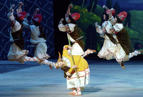 Inauguración del teatro Mariinski II en San Petersburgo Inauguración del teatro Mariinski II en San Petersburgo - Sputnik Mundo