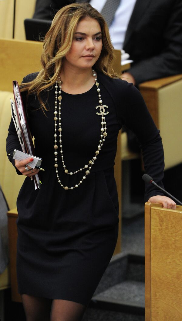 Alina Kabáeva, gimnasta, legisladora y bella mujer - Sputnik Mundo