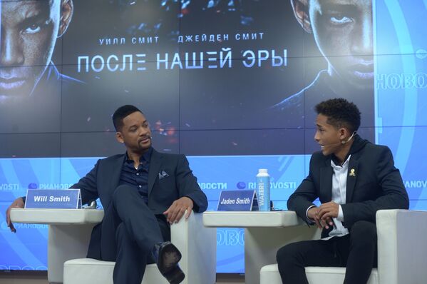 Will Smith y su hijo Jaden visitan RIA Novosti - Sputnik Mundo