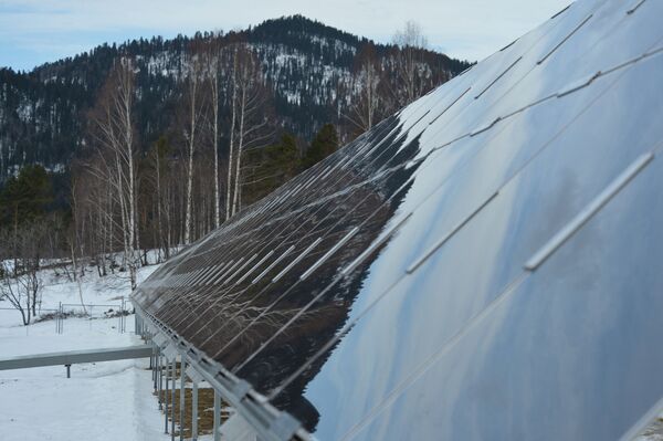 Nueva película de polímero convierte en panel solar cualquier superficie de vidrio - Sputnik Mundo