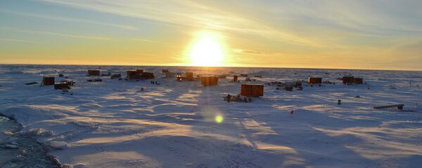 Estación a la deriva SP-40 en el Ártico - Sputnik Mundo