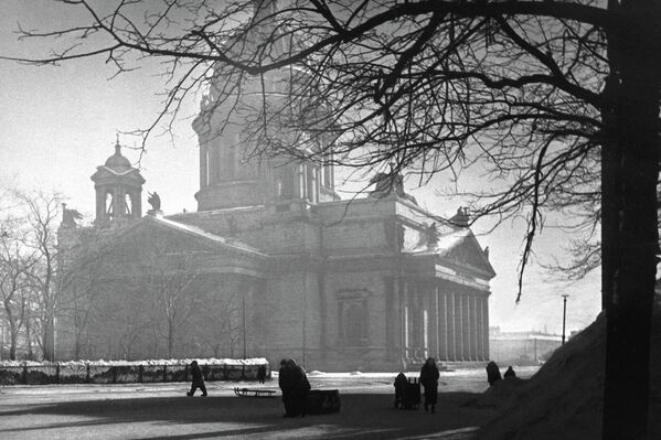 Cuatro vidas de la catedral de San Isaac de San Petersburgo - Sputnik Mundo