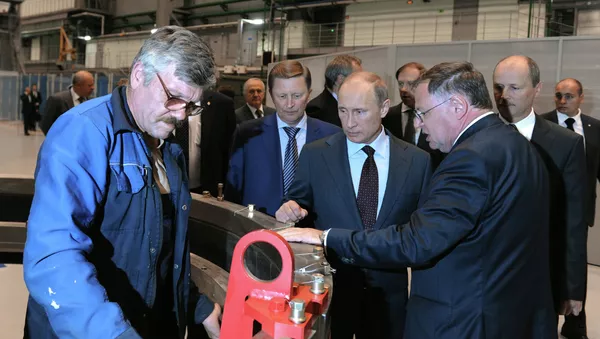 El presidente de Rusia, Vladímir Putin, visitó hoy la planta Obujov - Sputnik Mundo