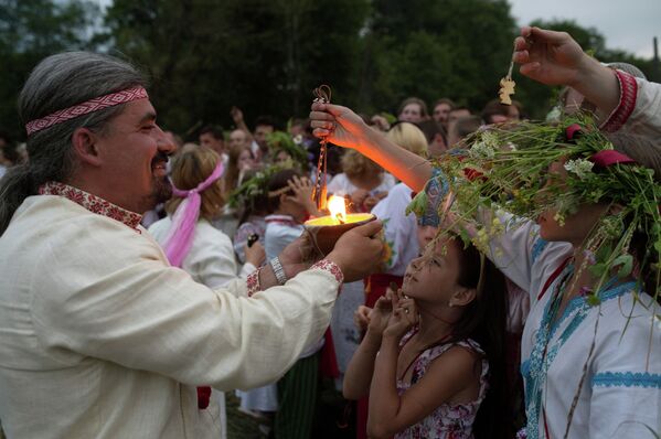 Iván Kupala, fiesta antigua dedicada al solsticio de verano - Sputnik Mundo