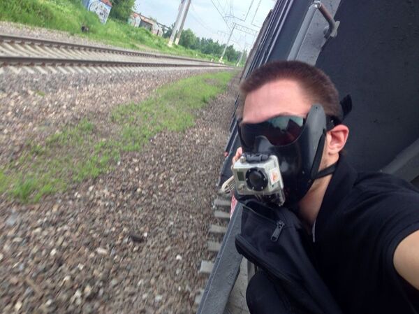 Serzh pensó que quedarían unas imágenes más realistas si fijaba la cámara no en la frente, sino más abajo - Sputnik Mundo