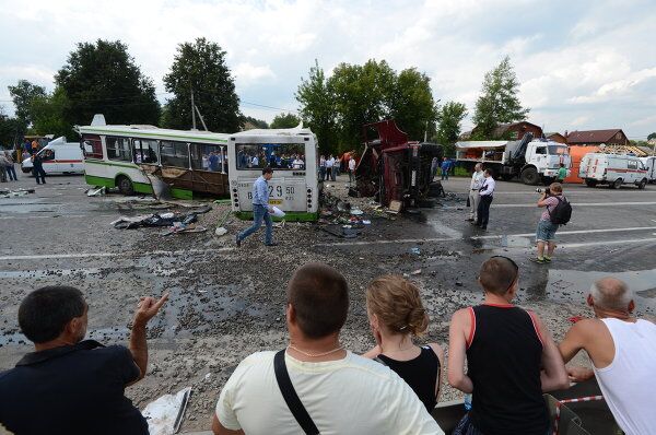 Mortal accidente de tráfico en Moscú - Sputnik Mundo