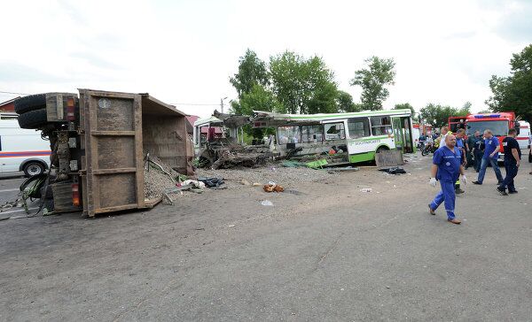 Mortal accidente de tráfico en Moscú - Sputnik Mundo