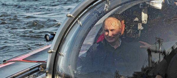 Putin se sumerge en el mar a bordo de un batiscafo - Sputnik Mundo