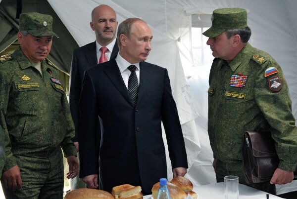 Putin presencia los mayores ejercicios militares en Transbaikalia - Sputnik Mundo