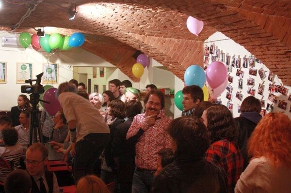 Los anticafés acogen numerosos eventos culturales y talleres - Sputnik Mundo