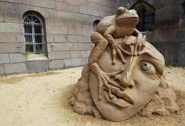 Un elefante indio y otras esculturas de arena en San Petersburgo - Sputnik Mundo