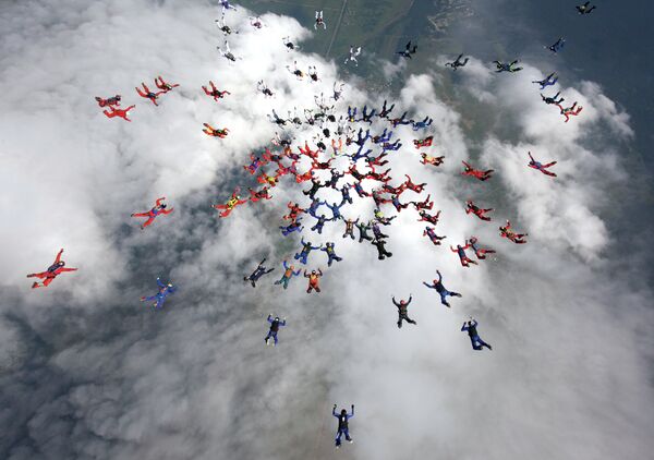 Paracaidismo, de la Rusia imperial a la actualidad - Sputnik Mundo