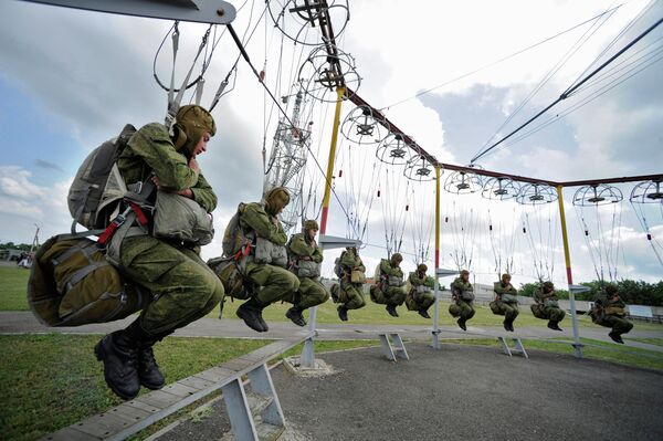 Paracaidismo, de la Rusia imperial a la actualidad - Sputnik Mundo