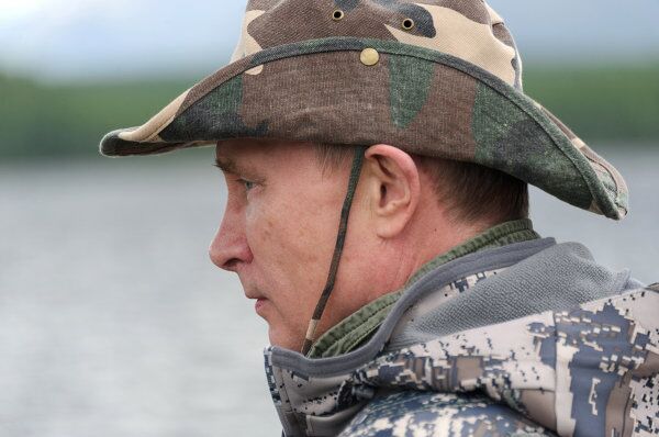 Vladímir Putin captura un lucio de 21 kilos - Sputnik Mundo