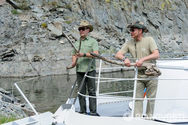 Vladímir Putin captura un lucio de 21 kilos - Sputnik Mundo