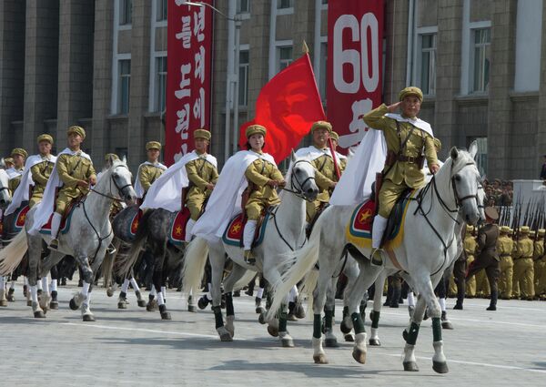 Desfile en Corea del Norte por el 60º aniversario del fin de la Guerra de Corea - Sputnik Mundo