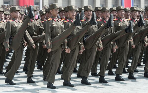 Desfile en Corea del Norte por el 60º aniversario del fin de la Guerra de Corea - Sputnik Mundo