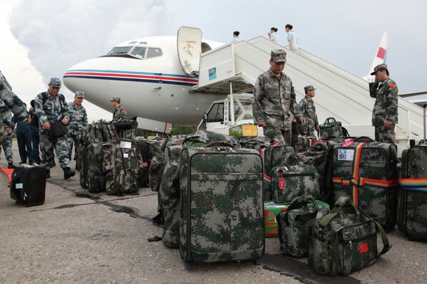 Preparativos para las maniobras ruso-chinas Misión de Paz 2013 - Sputnik Mundo
