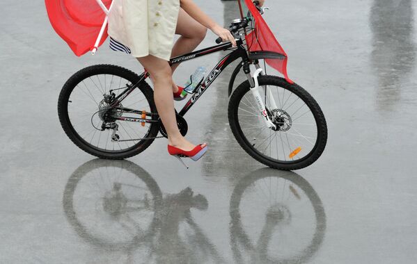 Desfile ciclista “Damas en bicis” en Moscú - Sputnik Mundo