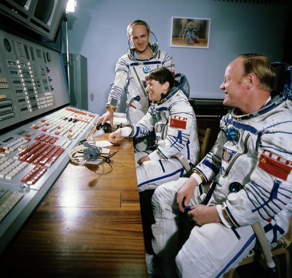 Svetlana Savítskaya, primera mujer cosmonauta que dio un paseo espacial - Sputnik Mundo