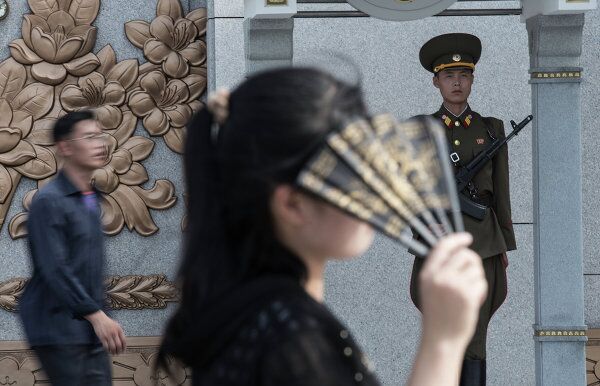 Más autos y menos retratos en Corea del Norte - Sputnik Mundo