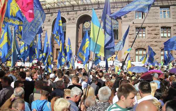 Casi la mitad de los ucranianos defenderían con armas la integridad territorial de su país - Sputnik Mundo