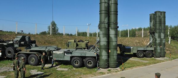El sistema de misiles antiaéreos S-400 - Sputnik Mundo