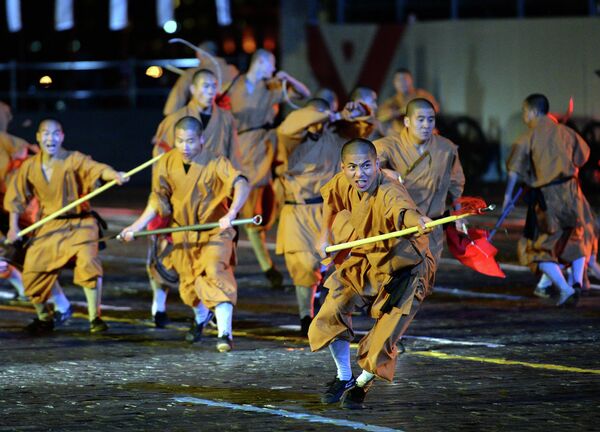 Moscú inaugura el festival de bandas militares Torre Spasskaya - Sputnik Mundo