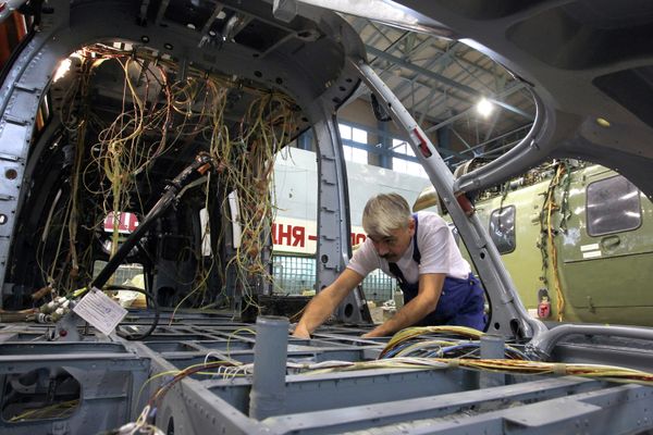 Cómo se fabrican los Mi-17 en la Planta de Helicópteros de Kazán Cómo se fabrican los Mi-17 en la Planta de Helicópteros de Kazán - Sputnik Mundo