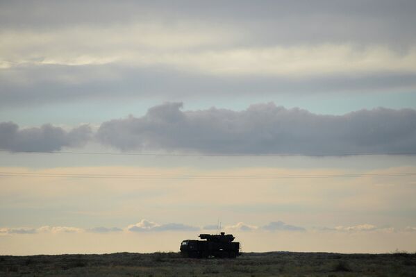 Rusia y sus aliados realizan las maniobras conjuntas Comunidad Combativa 2013 Rusia y sus aliados realizan las maniobras conjuntas Comunidad Combativa 2013 - Sputnik Mundo