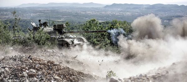 Tanque del Ejército sirio en Latakia - Sputnik Mundo