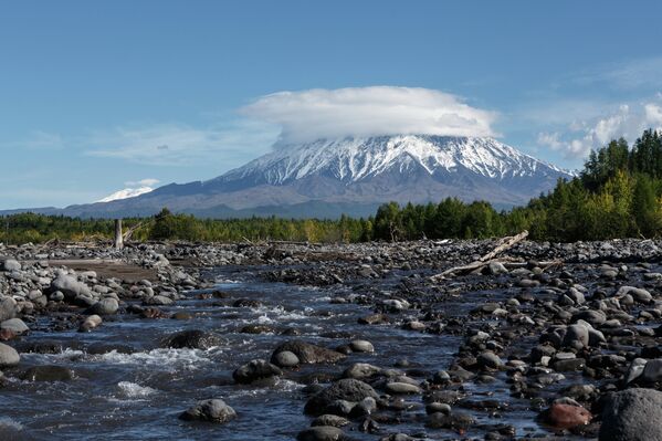 El Parque Nacional de Volcanes en Kamchatka - Sputnik Mundo