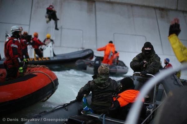 Rusia niega uso de armas durante registro del buque de Greenpeace Rusia niega uso de armas durante registro del buque de Greenpeace - Sputnik Mundo