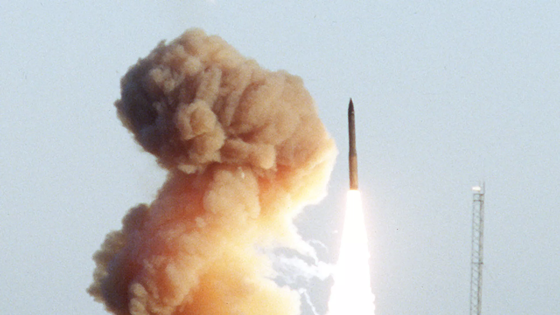 Lanzamiento de prueba del misil Minuteman III Lanzamiento de prueba del misil Minuteman III - Sputnik Mundo, 1920, 16.08.2022