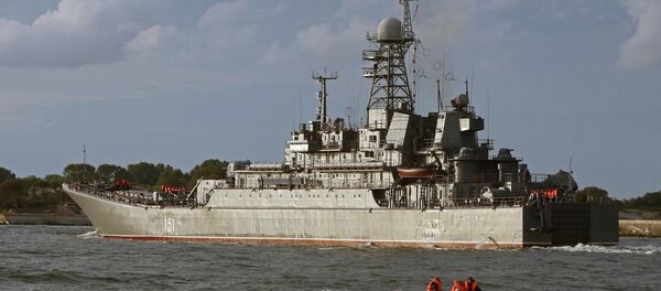 Buque de desembarco ruso Azov - Sputnik Mundo