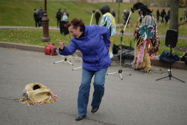 Músicos ecuatorianos llevan canciones de su tierra hasta el norte de Rusia - Sputnik Mundo