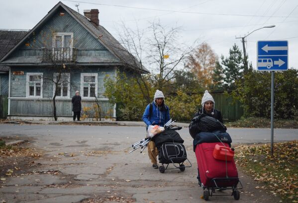 Músicos ecuatorianos llevan canciones de su tierra hasta el norte de Rusia - Sputnik Mundo