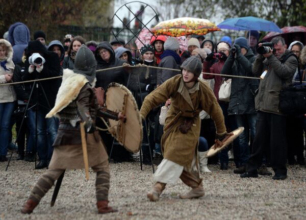 Antorcha olímpica de Sochi 2014 viaja a la Rusia medieval en Nóvgorod - Sputnik Mundo