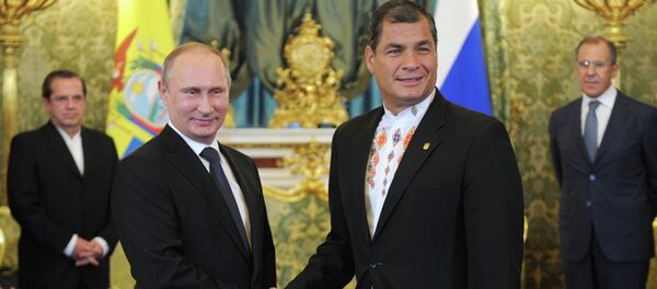 Presidente de Rusia, Vladímir Putin (izda.) y presidente de Ecuador, Rafael Correa (archivo) - Sputnik Mundo