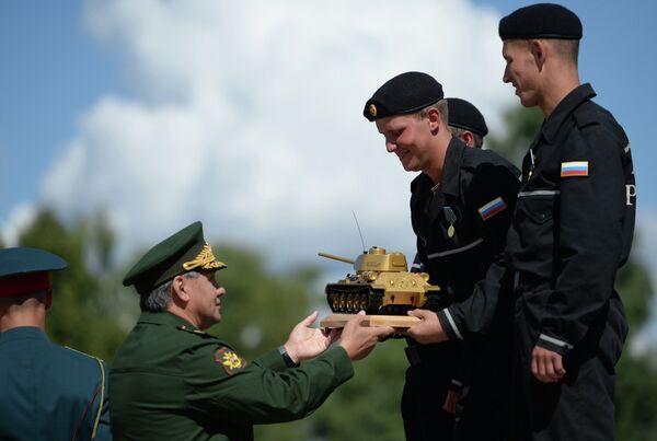 Serguéi Shoigu, “siervo del zar y un padre para la tropa” - Sputnik Mundo